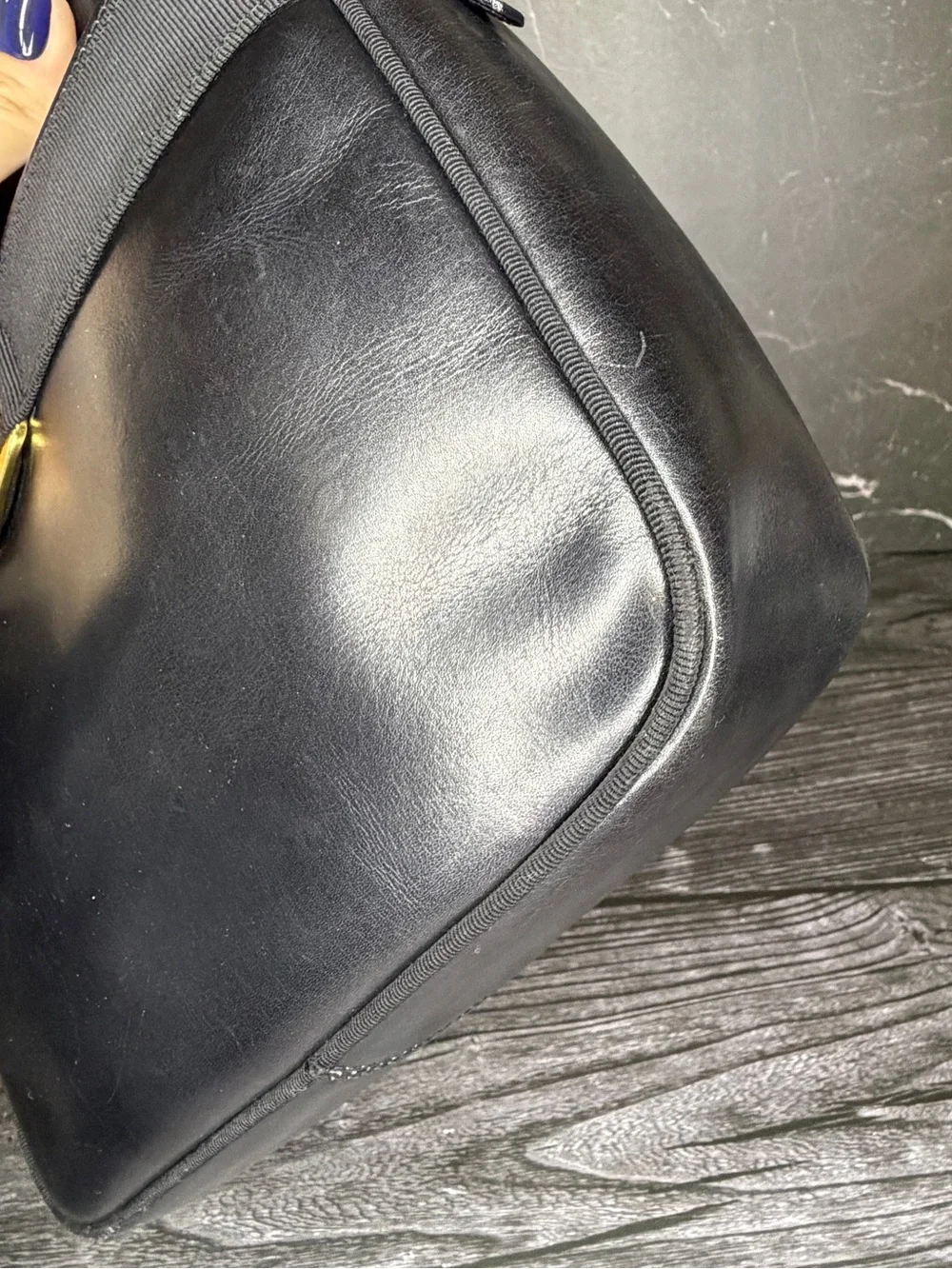 Salvatore Ferragamo Vintage Black Leather Shoulder Bag | Gold Vara Bow
